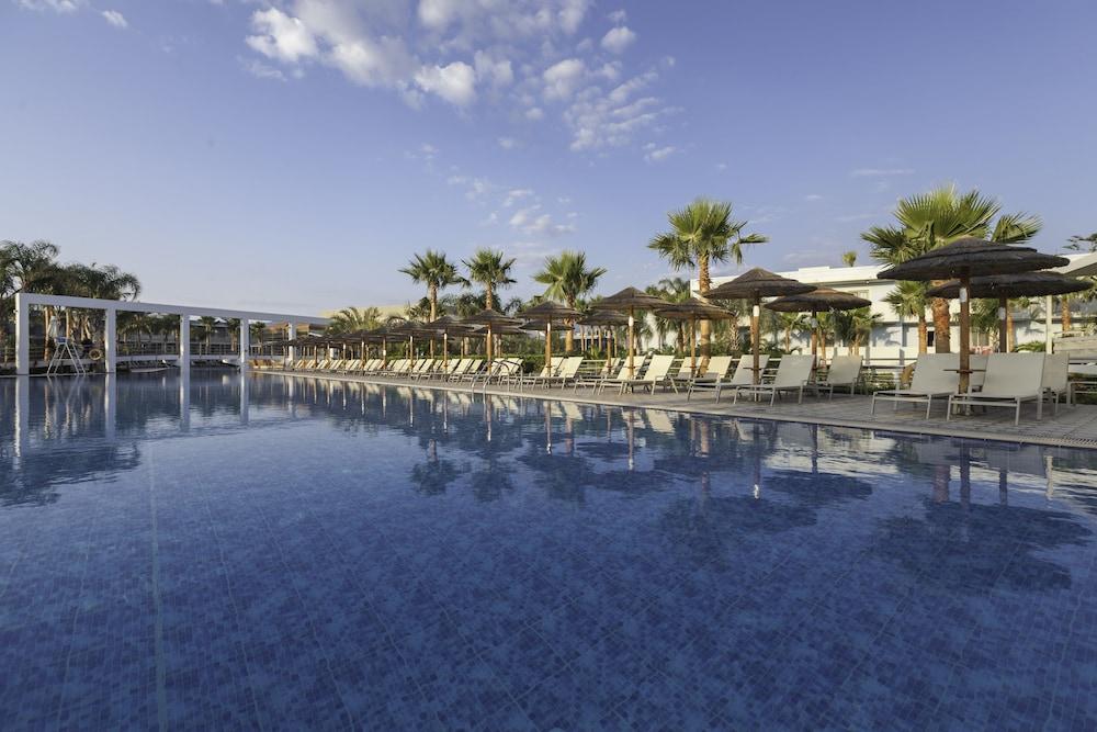 Blue Lagoon Resort Lambi  Exterior foto